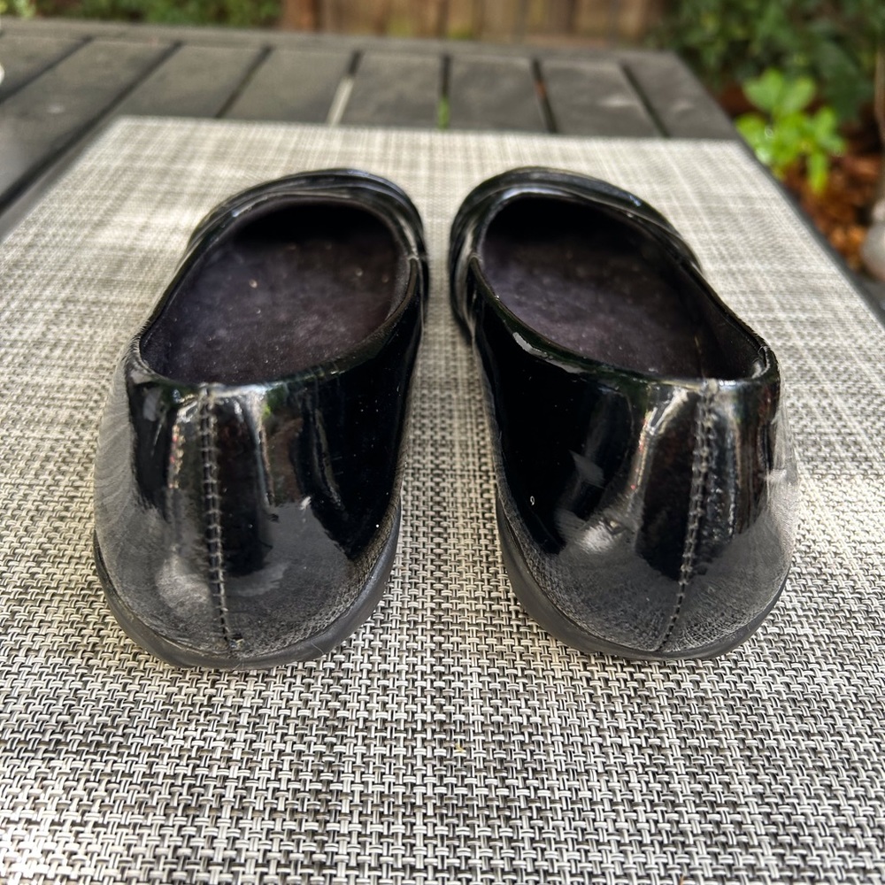 Walking Cradles black patent flats.  Size 6.5 super comfy great condition . - Picture 3 of 3
